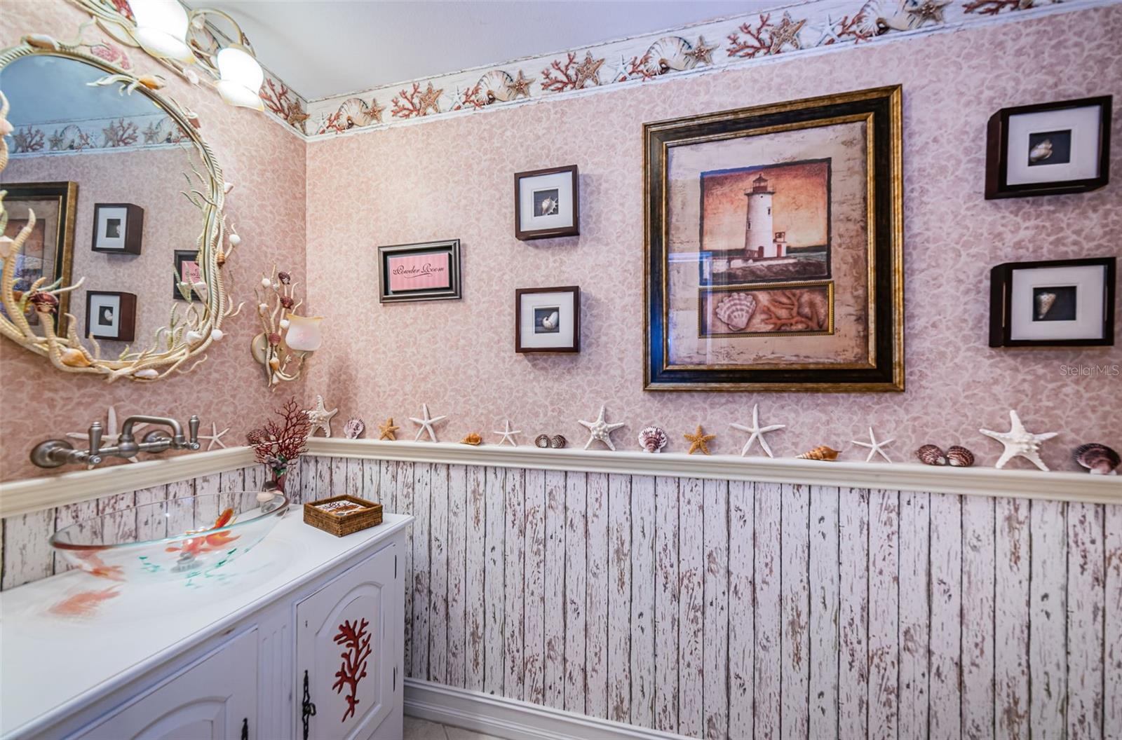 TB8385585 Property Photo