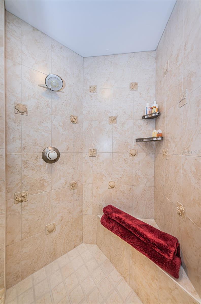 TB8385585 Property Photo