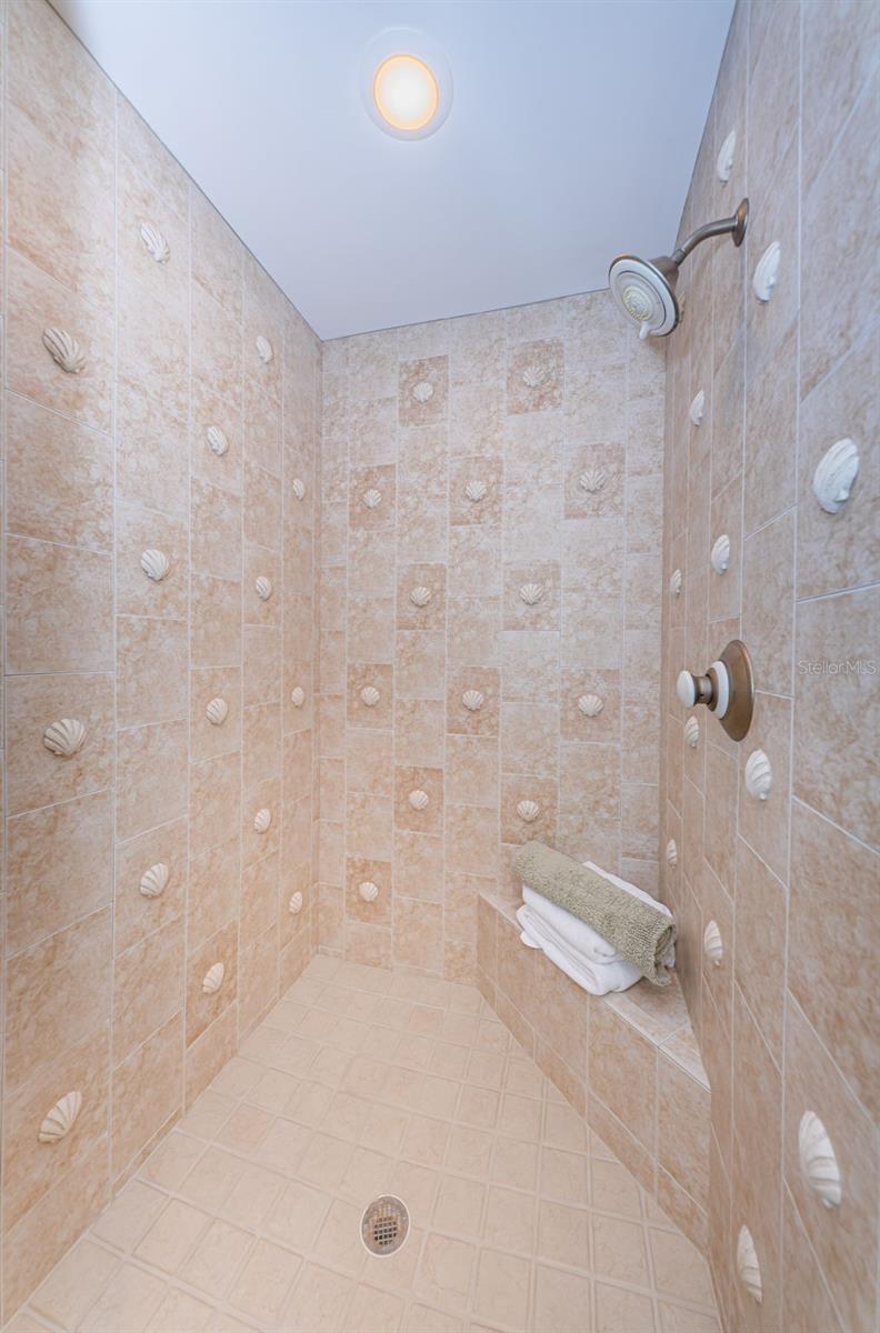 TB8385585 Property Photo