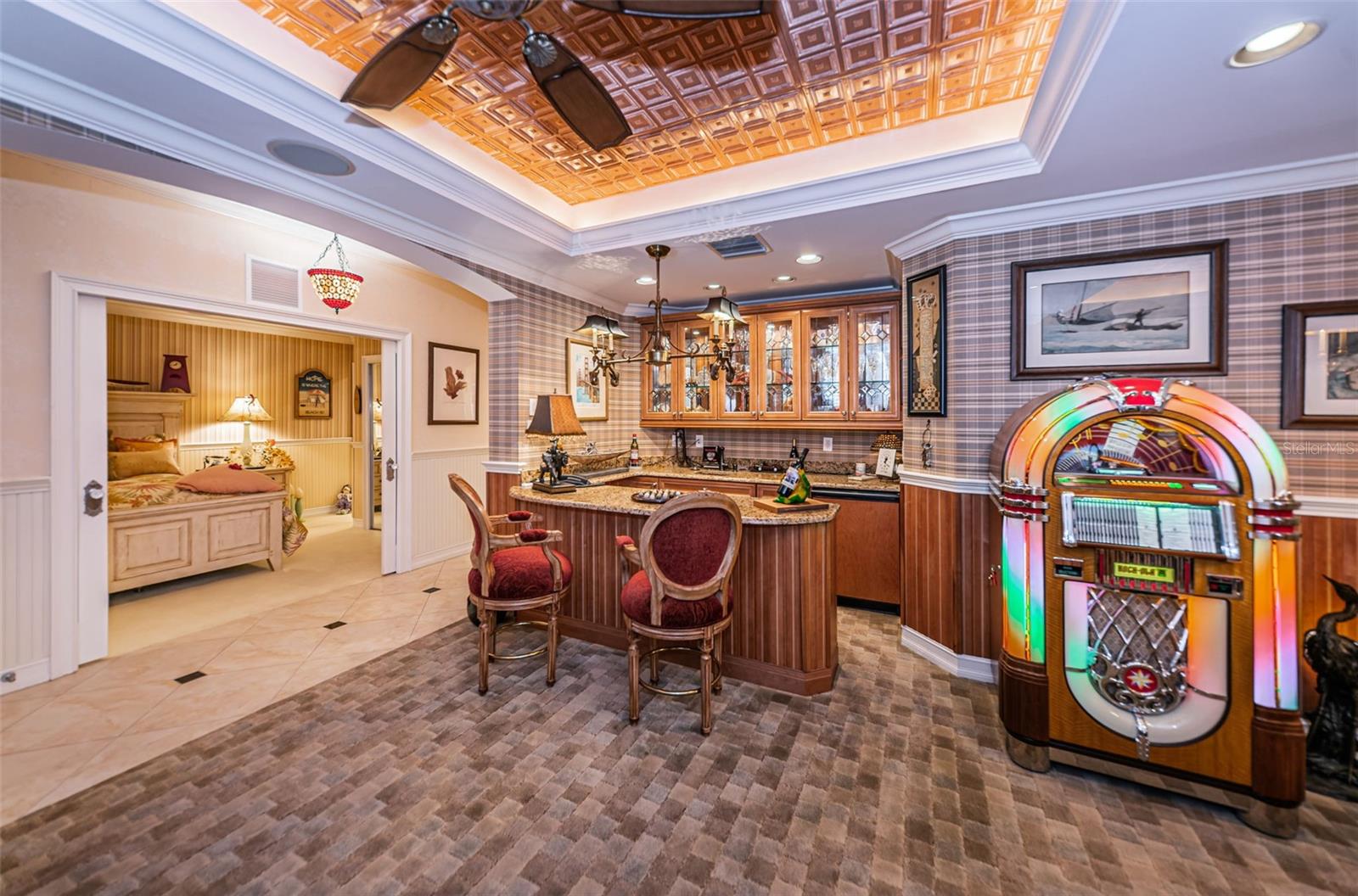 TB8385585 Property Photo