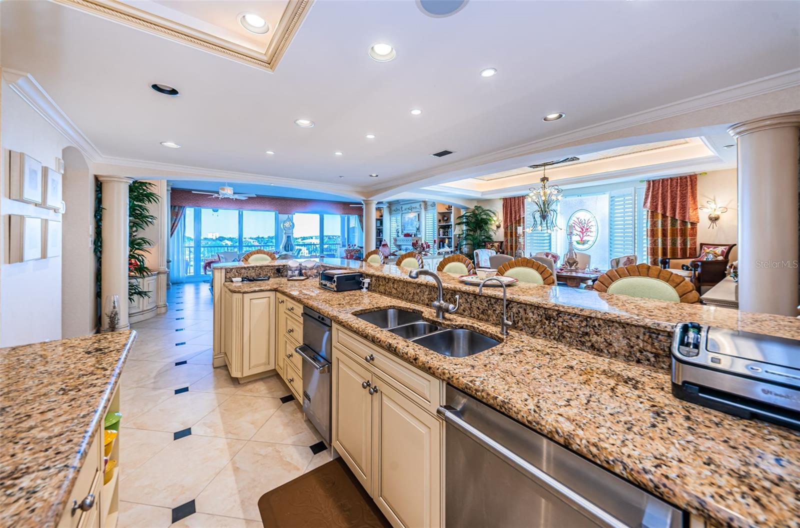 TB8385585 Property Photo