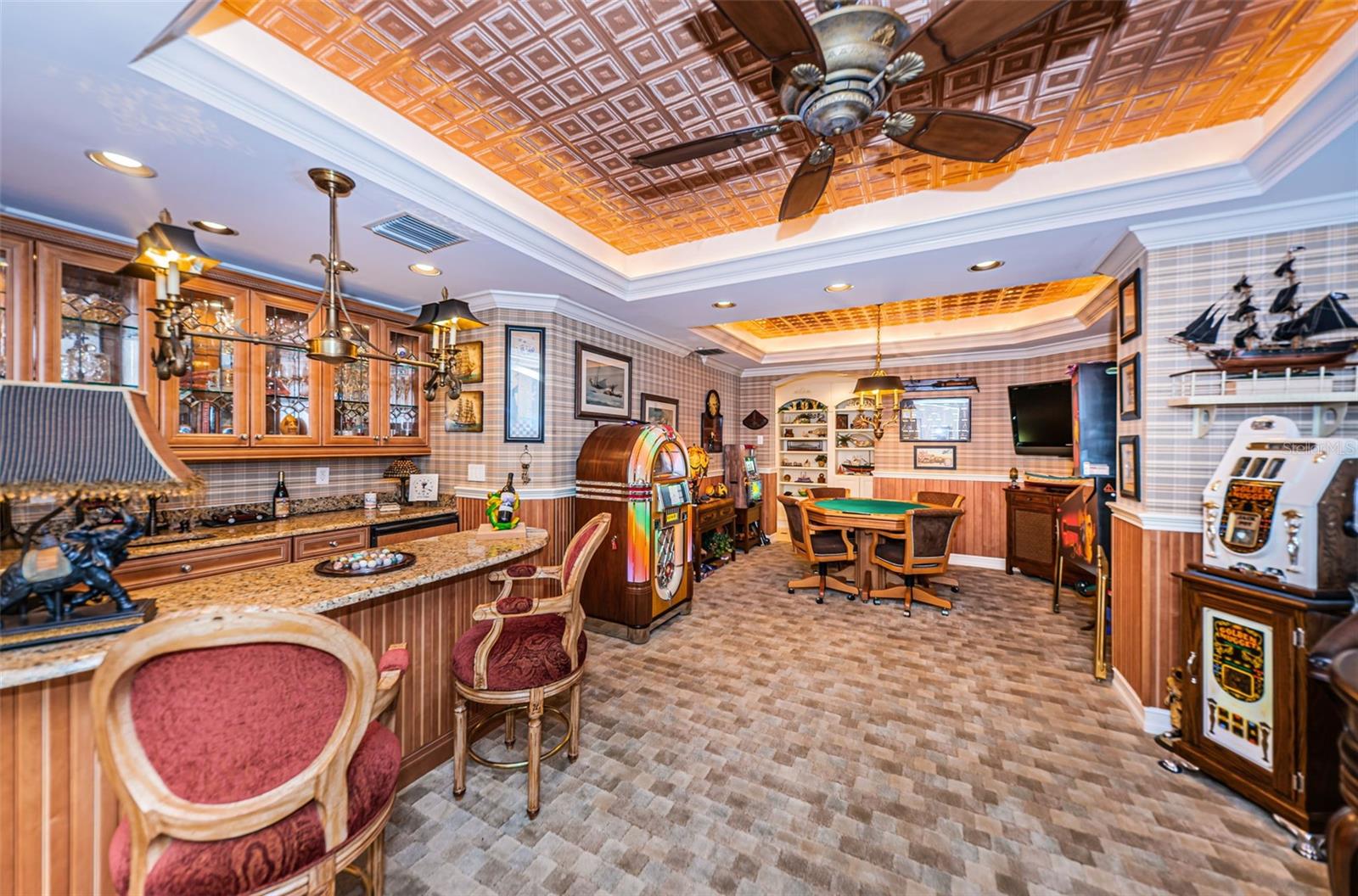 TB8385585 Property Photo