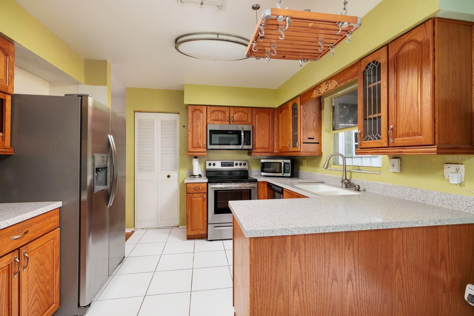 564 5TH AVE SE, LARGO, FL, 33771