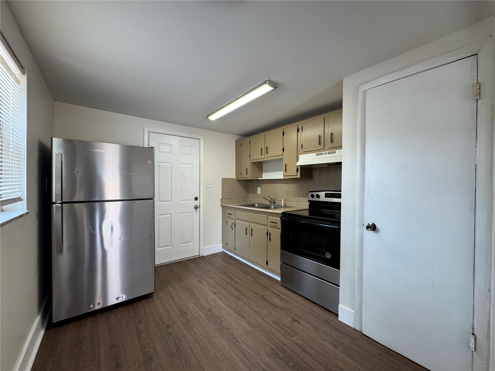 9322 EASTFIELD RD, THONOTOSASSA, FL, 33592