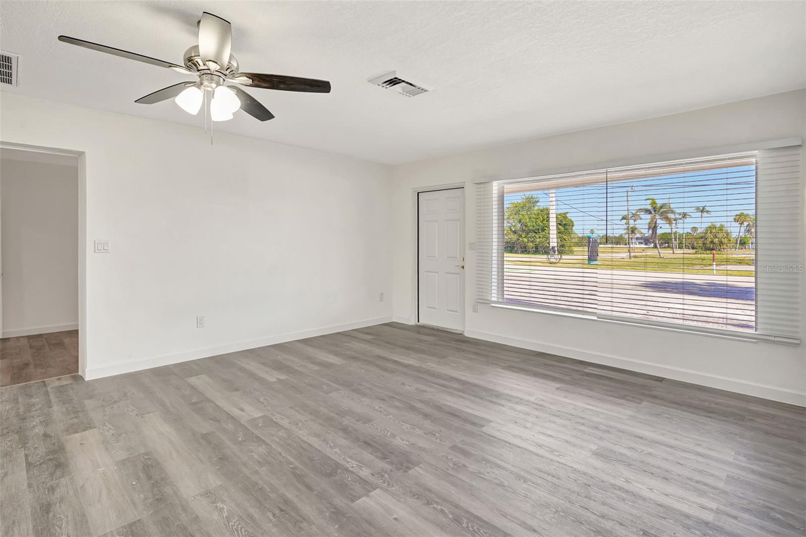 415 COOPER ST, PUNTA GORDA, FL, 33950