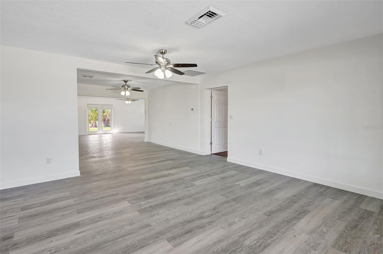 415 COOPER ST, PUNTA GORDA, FL, 33950