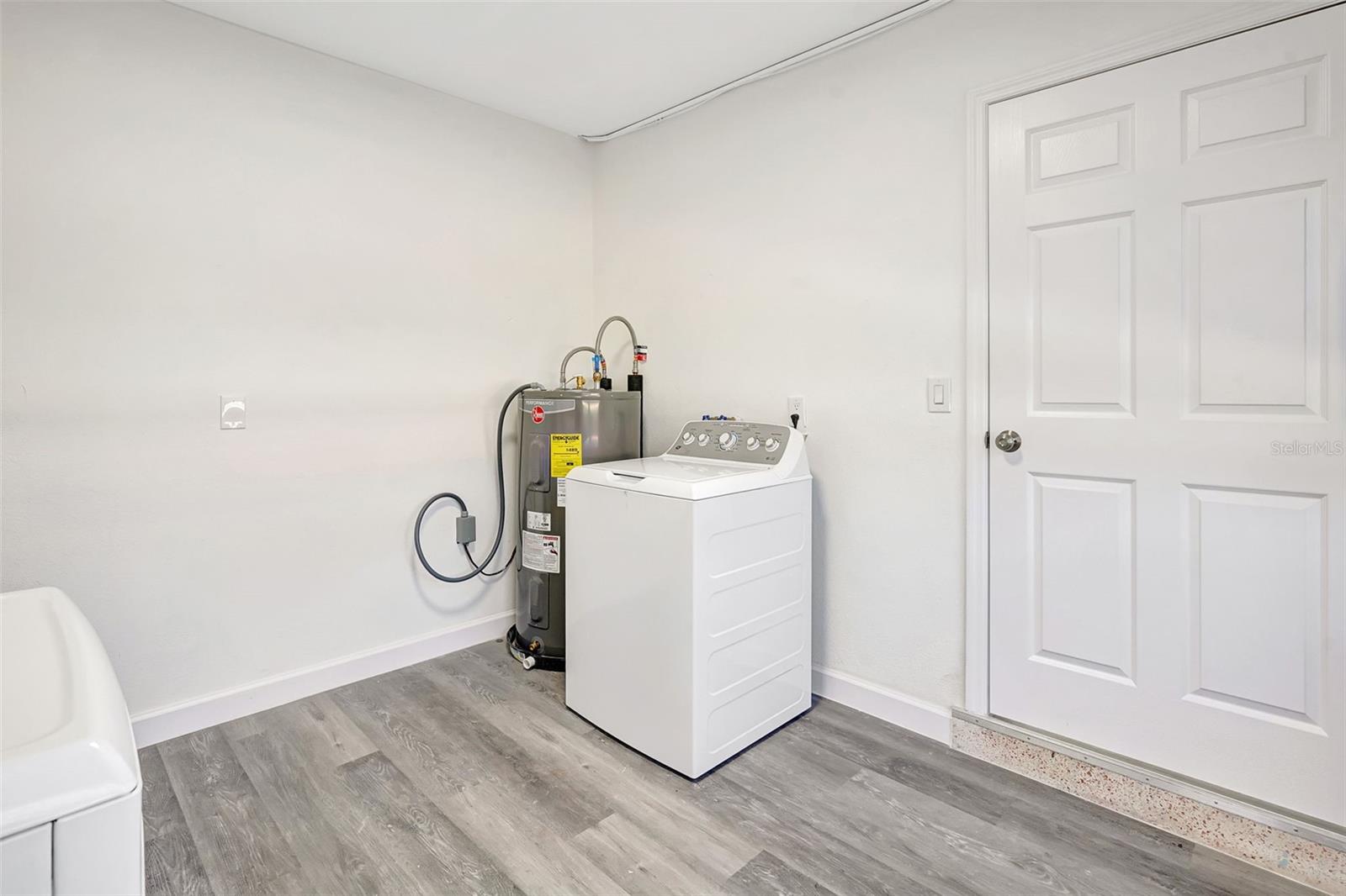 415 COOPER ST, PUNTA GORDA, FL, 33950