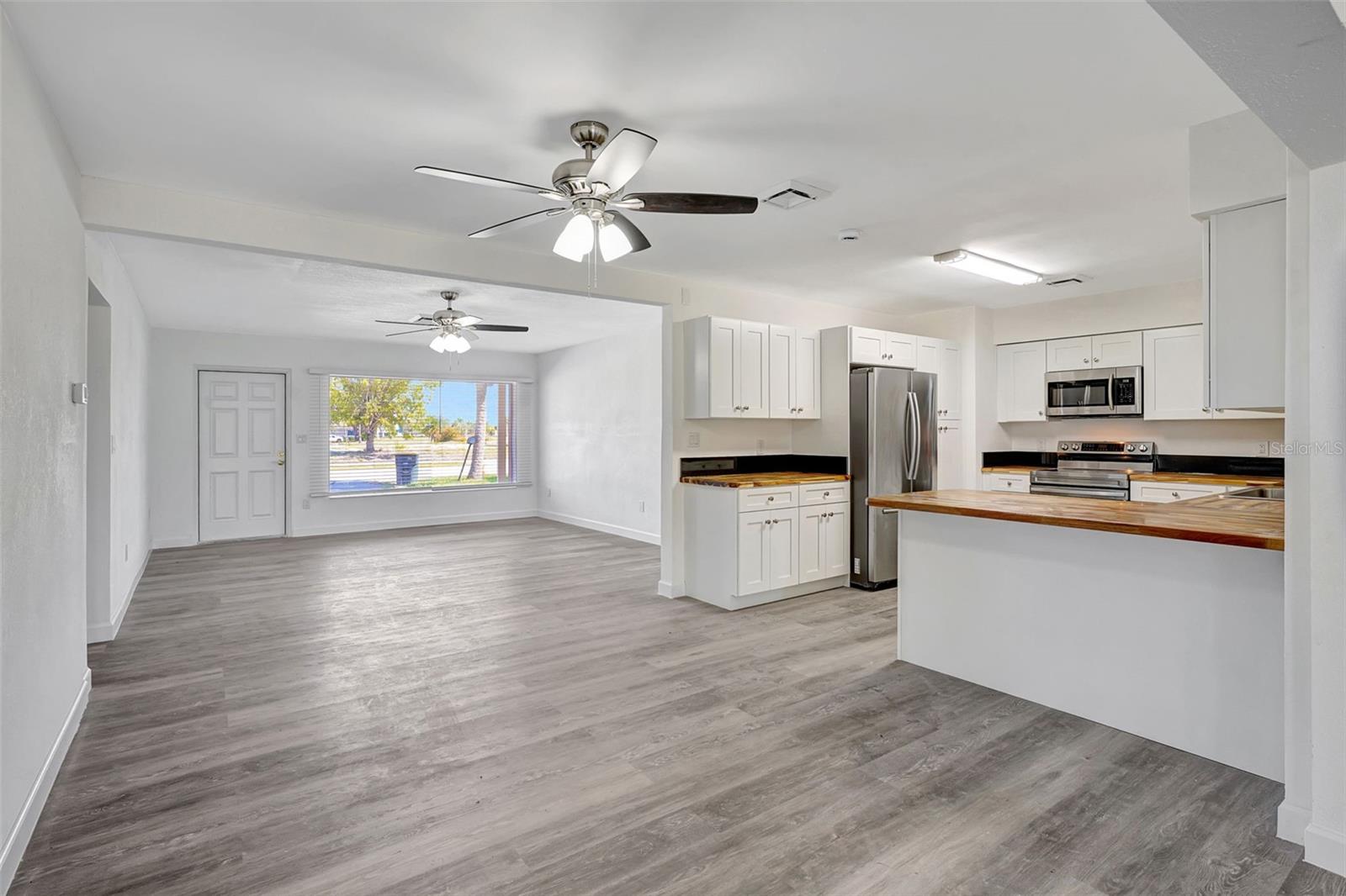 415 COOPER ST, PUNTA GORDA, FL, 33950