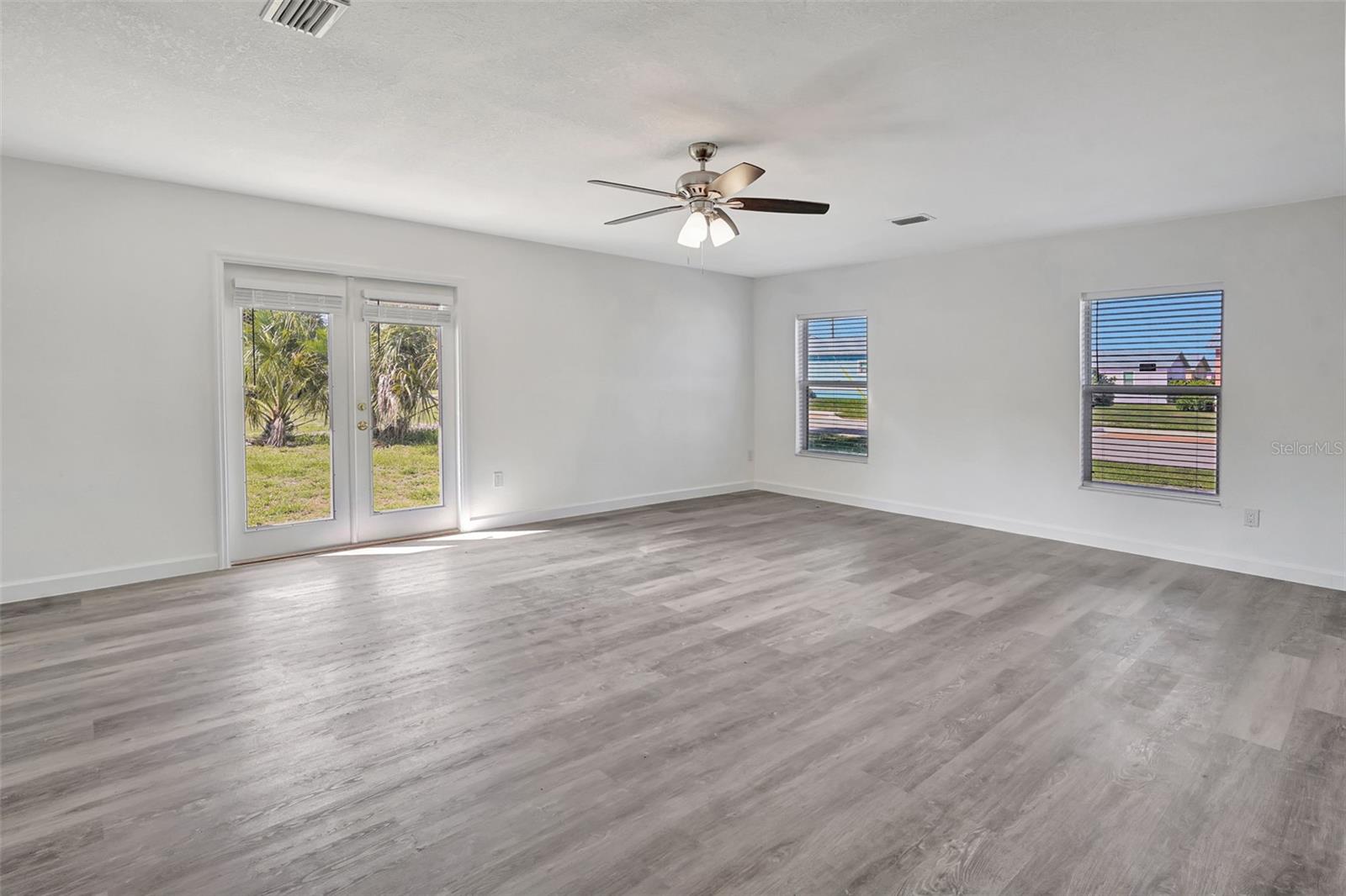 415 COOPER ST, PUNTA GORDA, FL, 33950