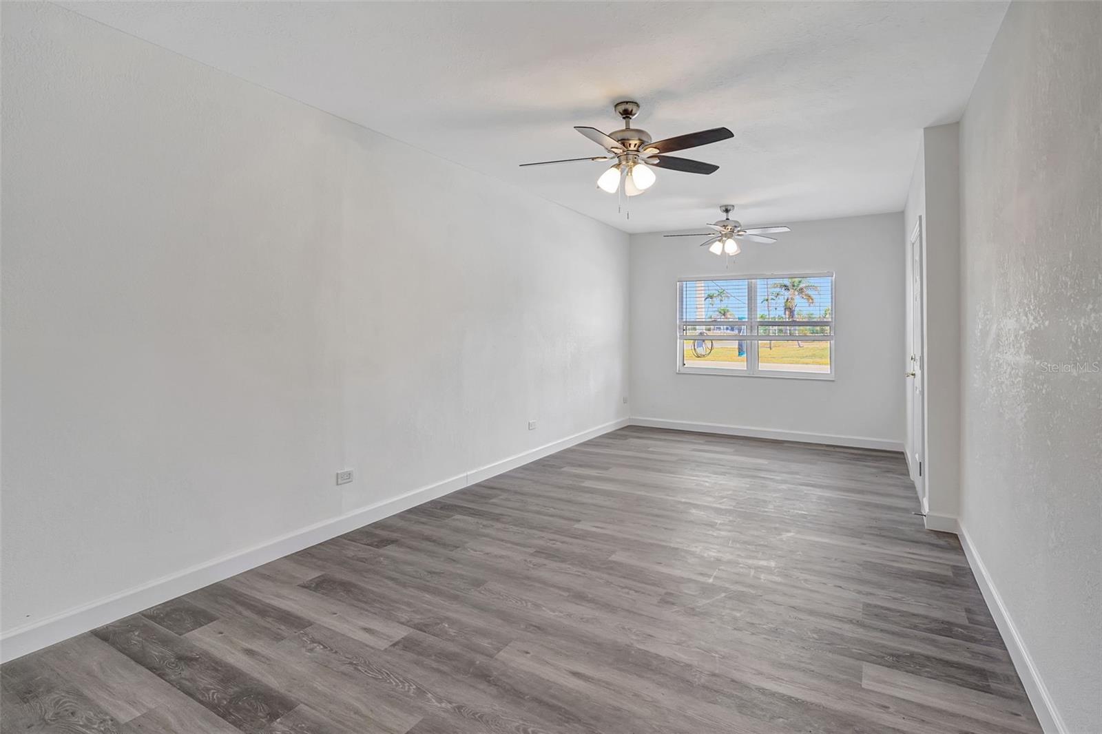 415 COOPER ST, PUNTA GORDA, FL, 33950