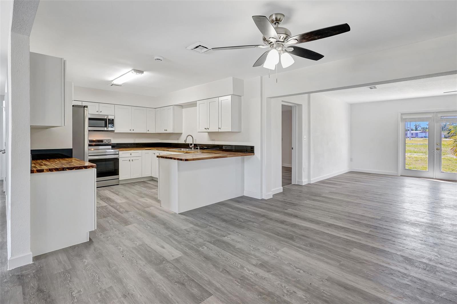 415 COOPER ST, PUNTA GORDA, FL, 33950