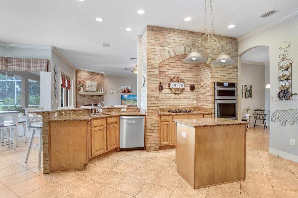 2502 FRITZKE RD, DOVER, FL, 33527