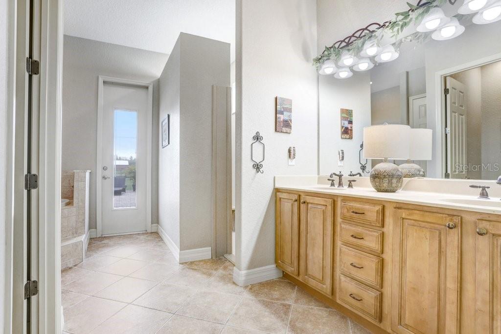 2502 FRITZKE RD, DOVER, FL, 33527