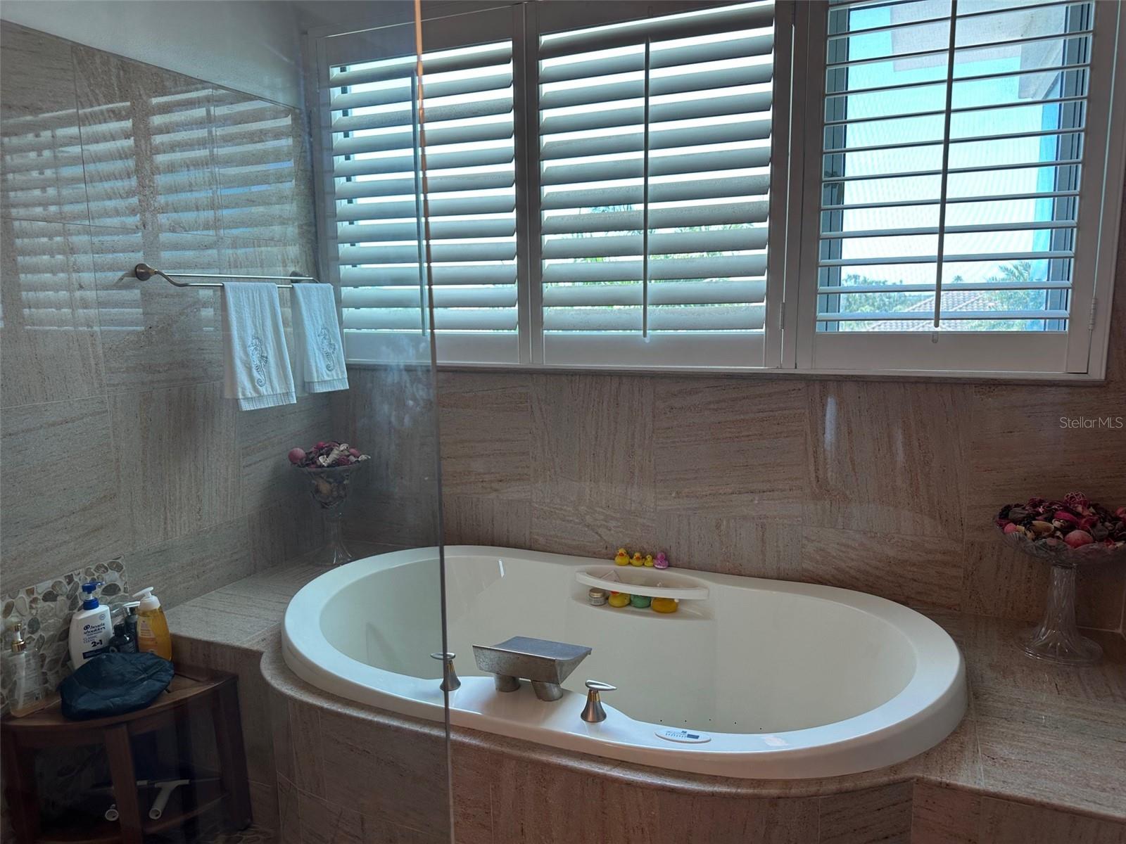 A4652523 Property Photo