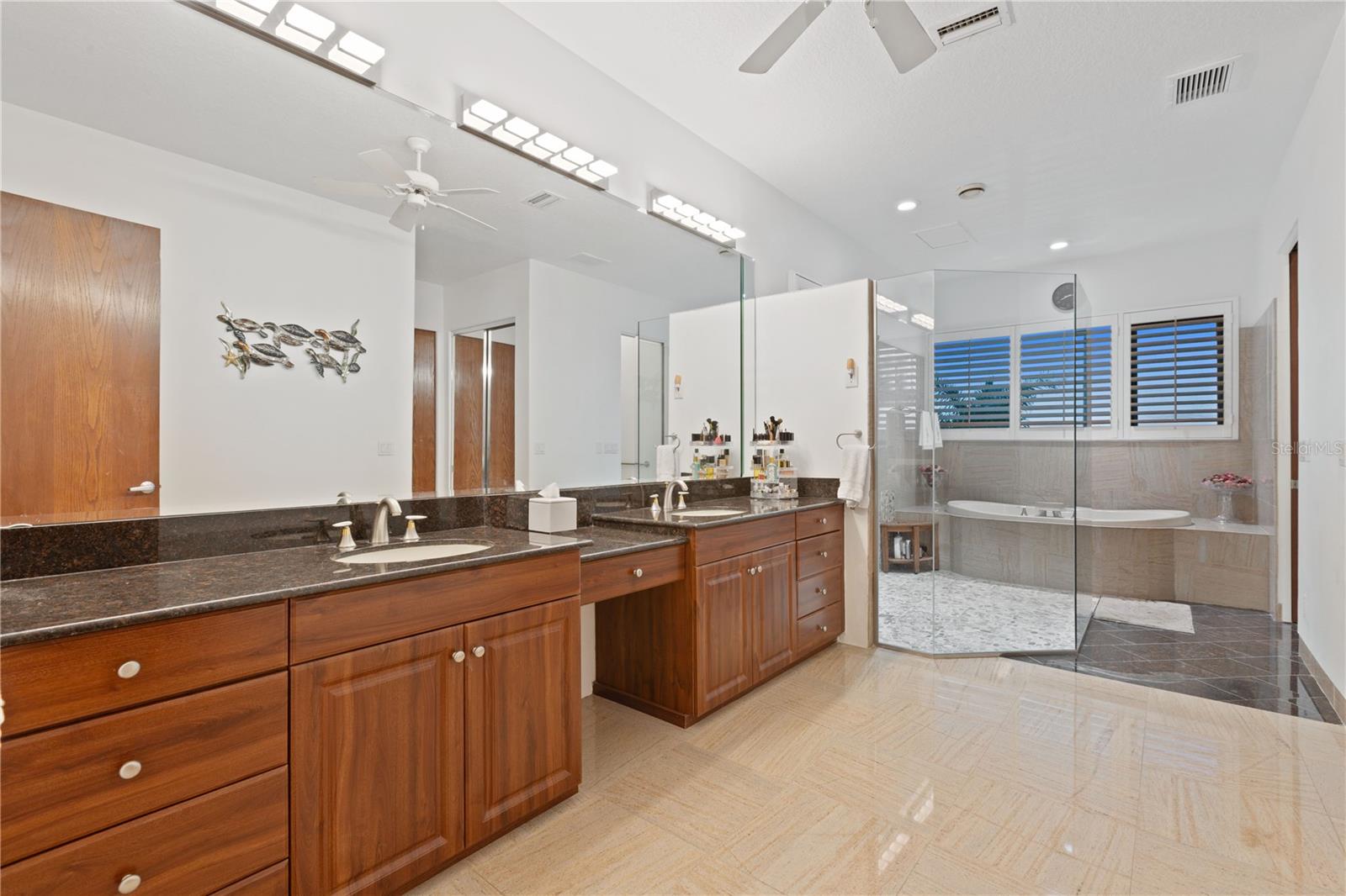 A4652523 Property Photo