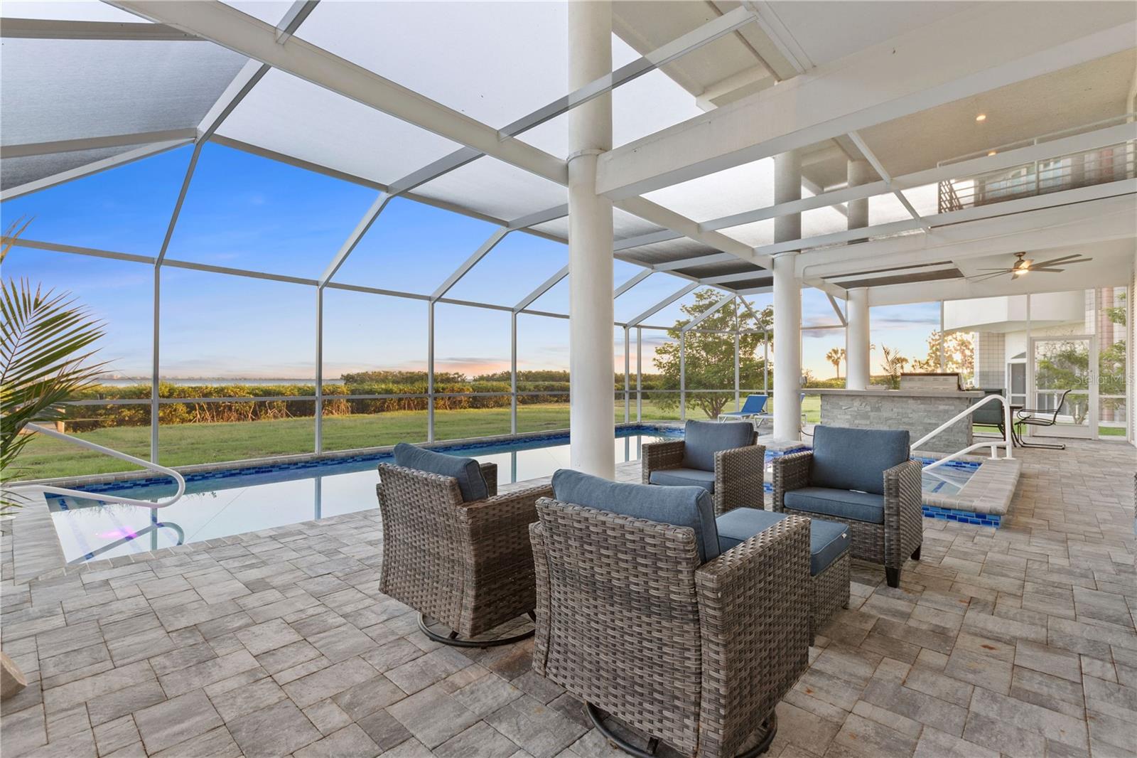 A4652523 Property Photo