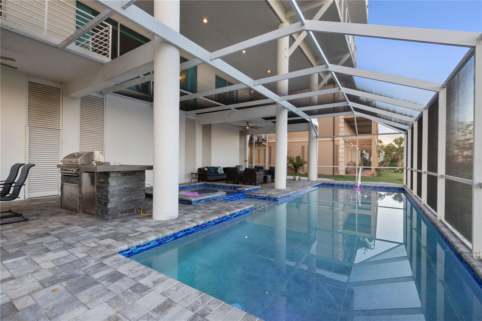 A4652523 Property Photo