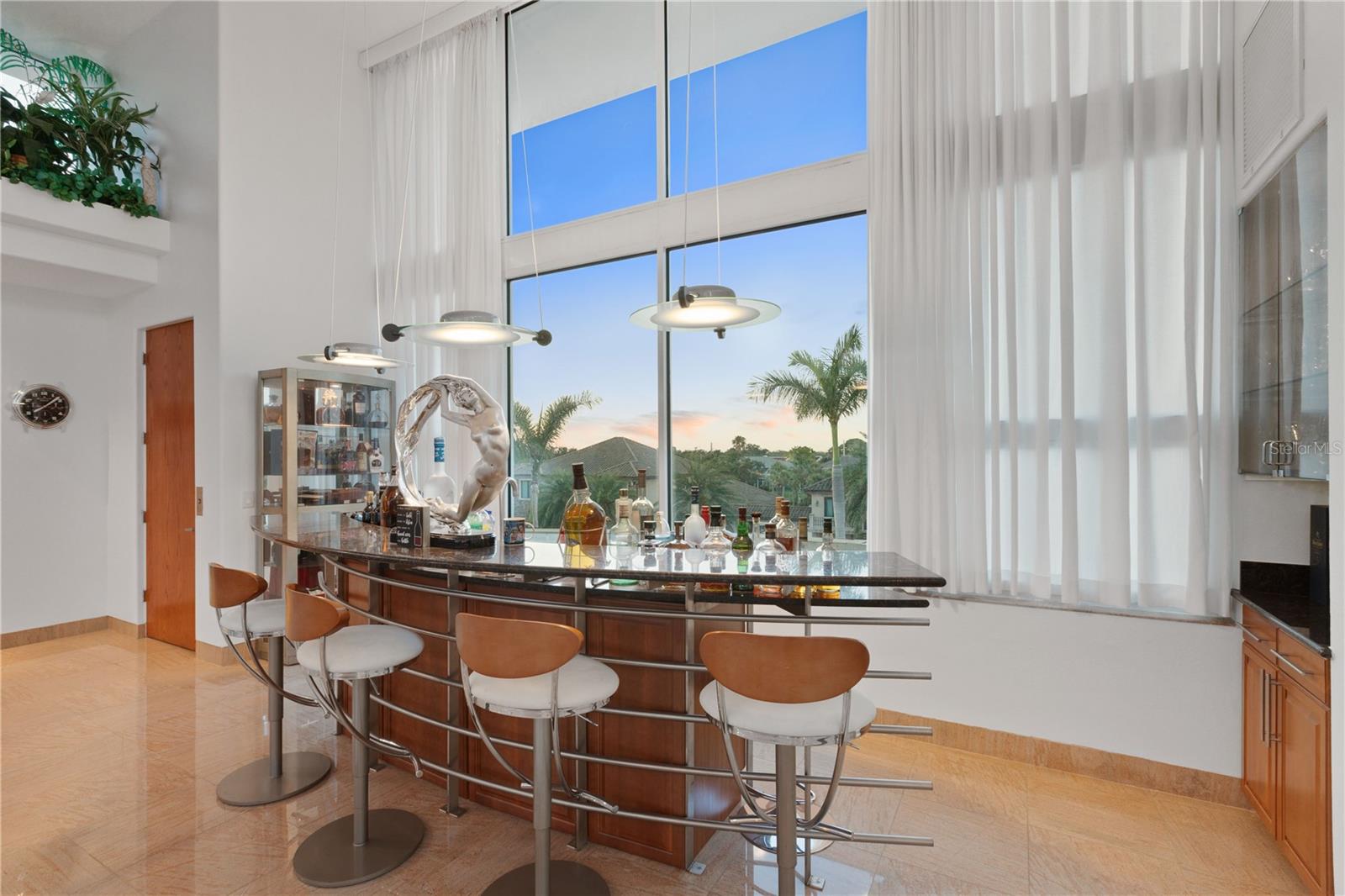 A4652523 Property Photo