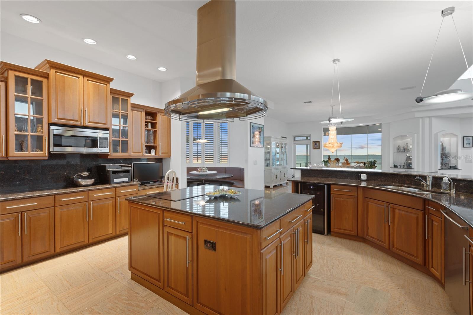 A4652523 Property Photo