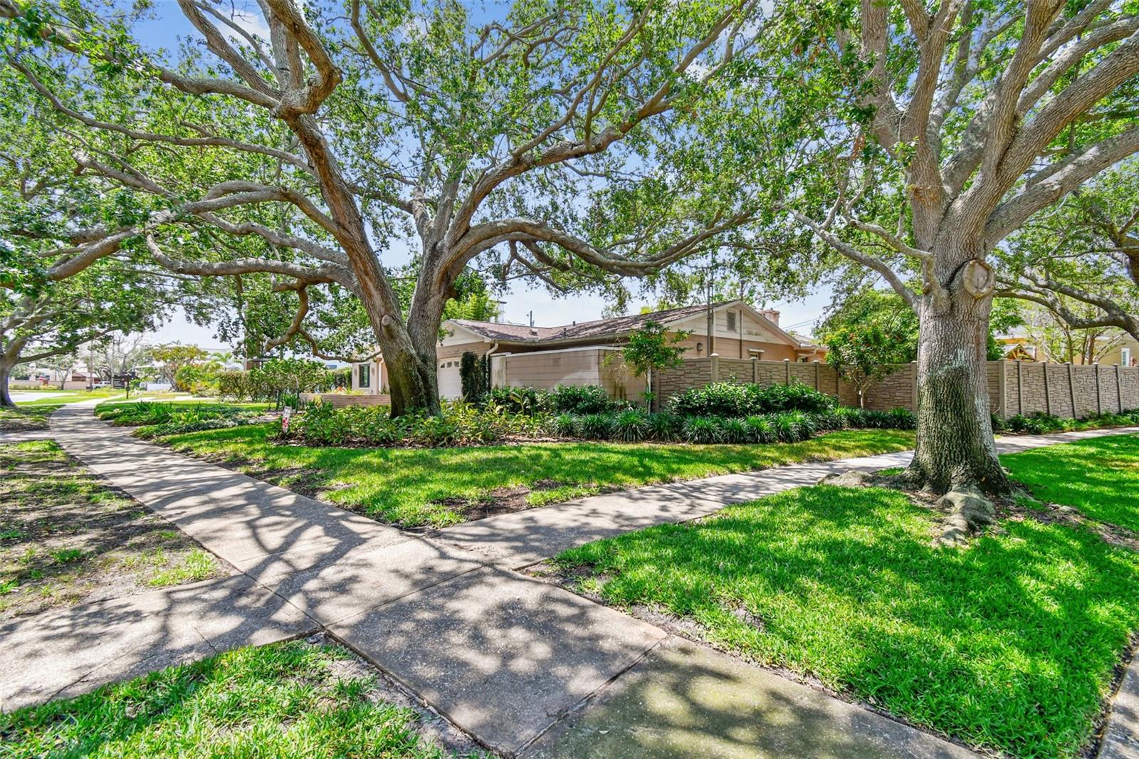 750 ALDA WAY NE, ST PETERSBURG, FL, 33704