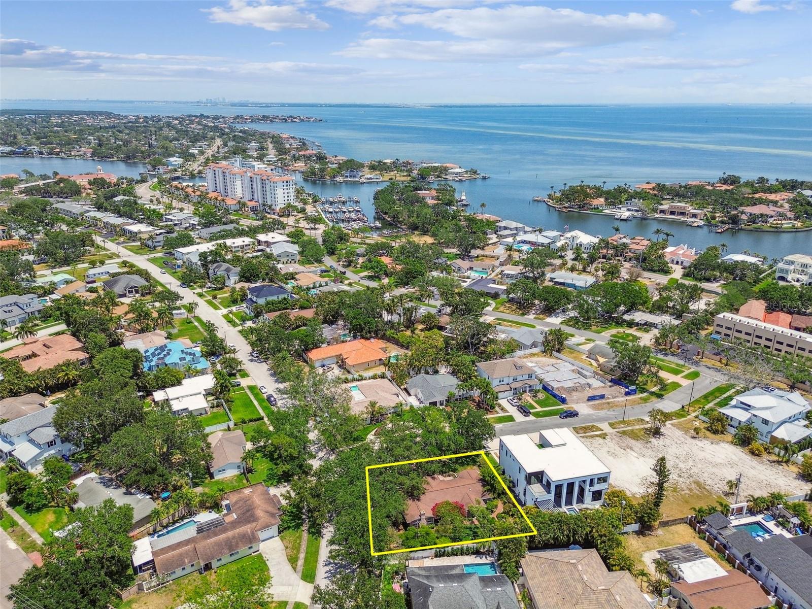 750 ALDA WAY NE, ST PETERSBURG, FL, 33704