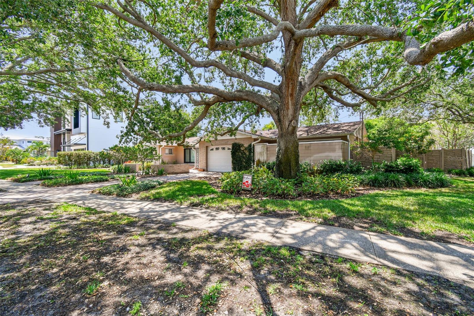 750 ALDA WAY NE, ST PETERSBURG, FL, 33704