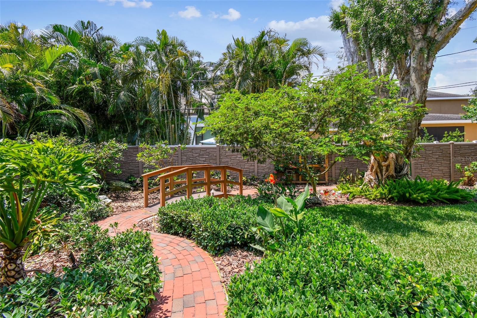 750 ALDA WAY NE, ST PETERSBURG, FL, 33704