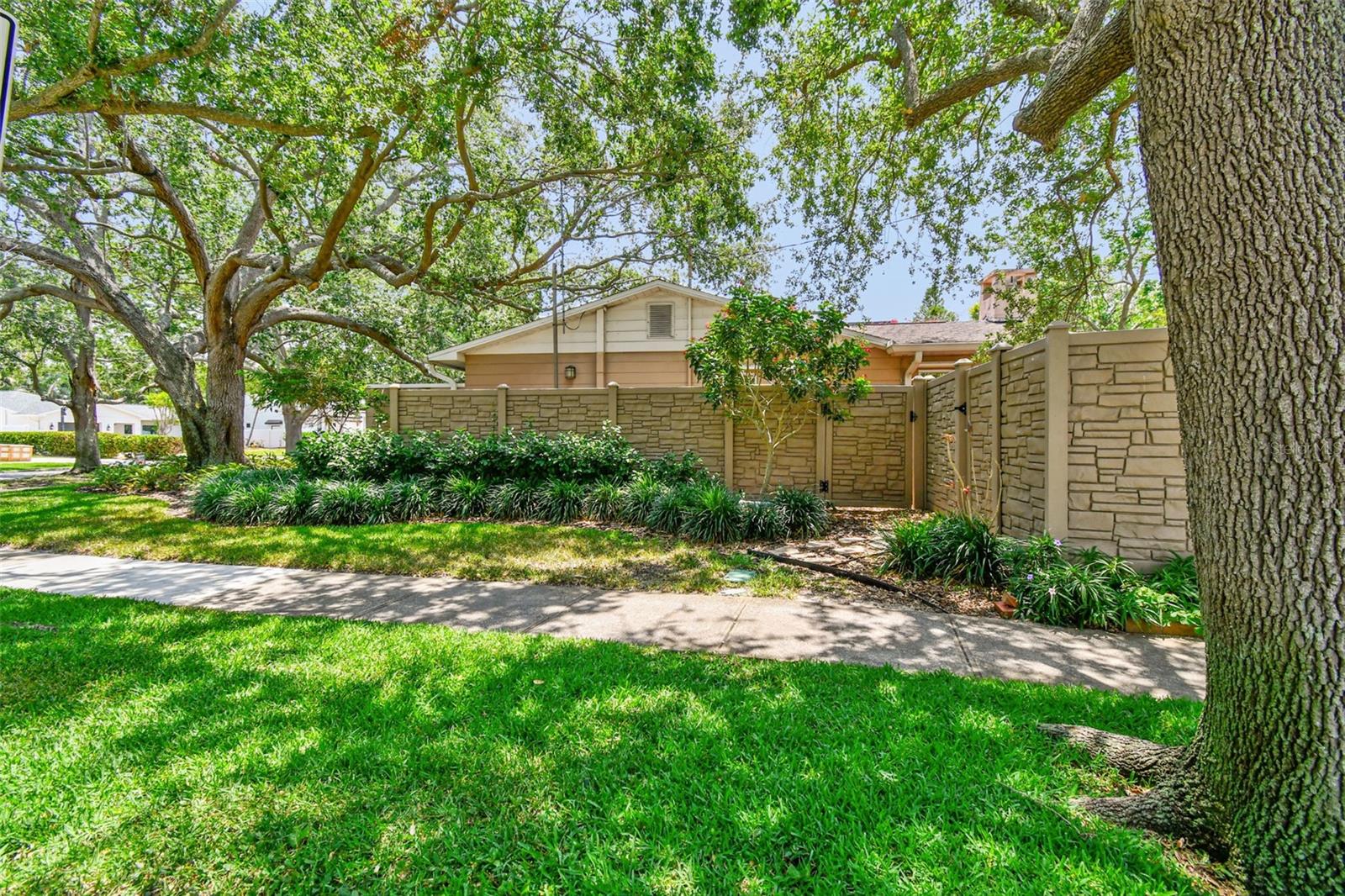 750 ALDA WAY NE, ST PETERSBURG, FL, 33704