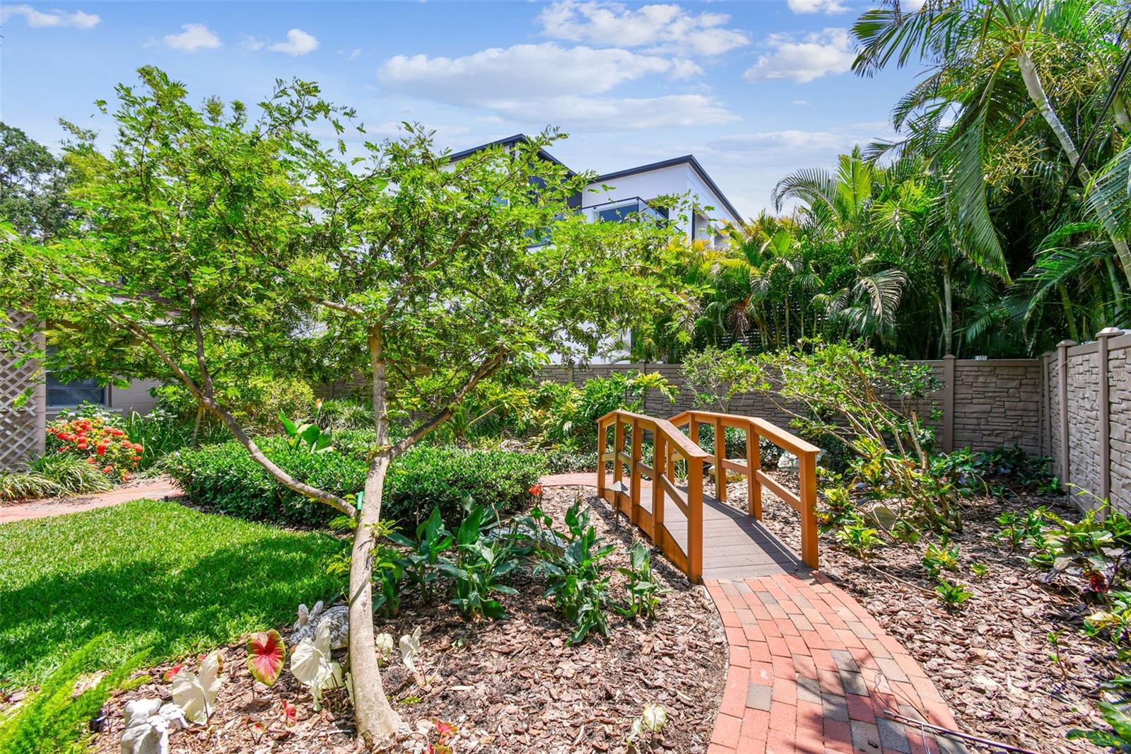 750 ALDA WAY NE, ST PETERSBURG, FL, 33704