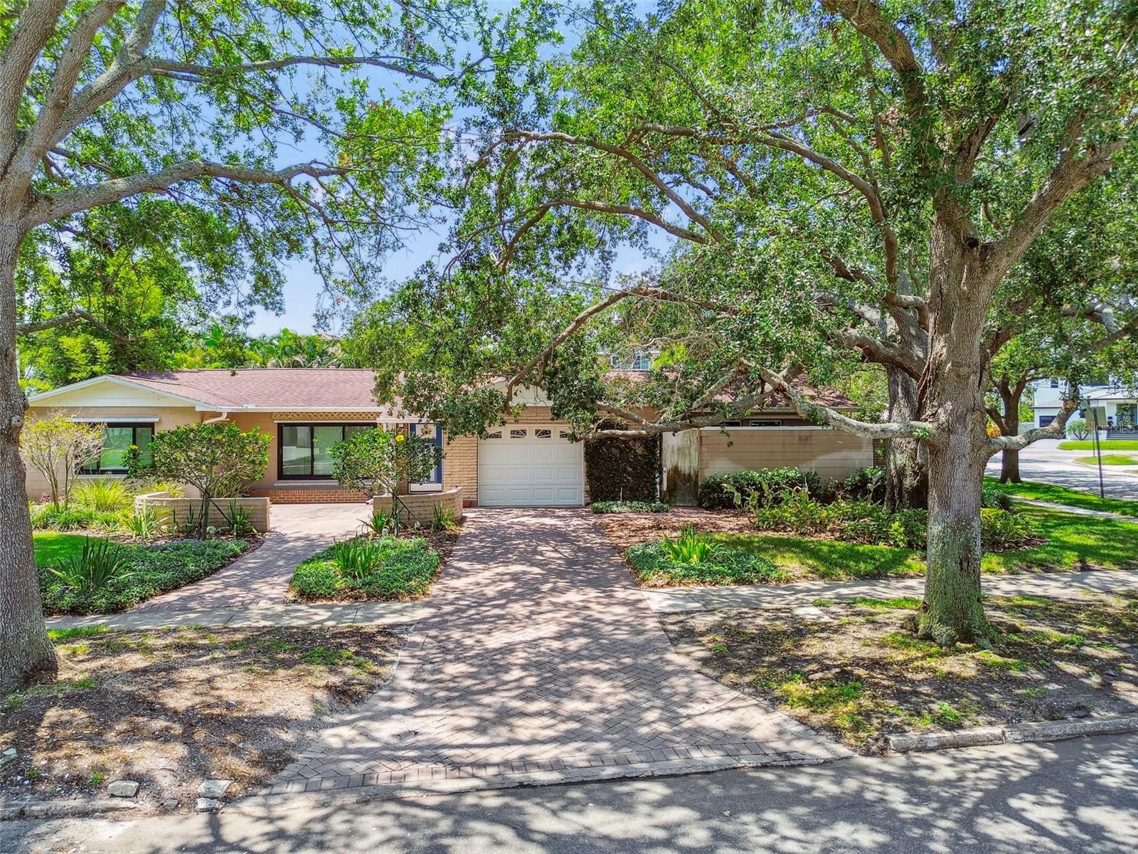 750 ALDA WAY NE, ST PETERSBURG, FL, 33704