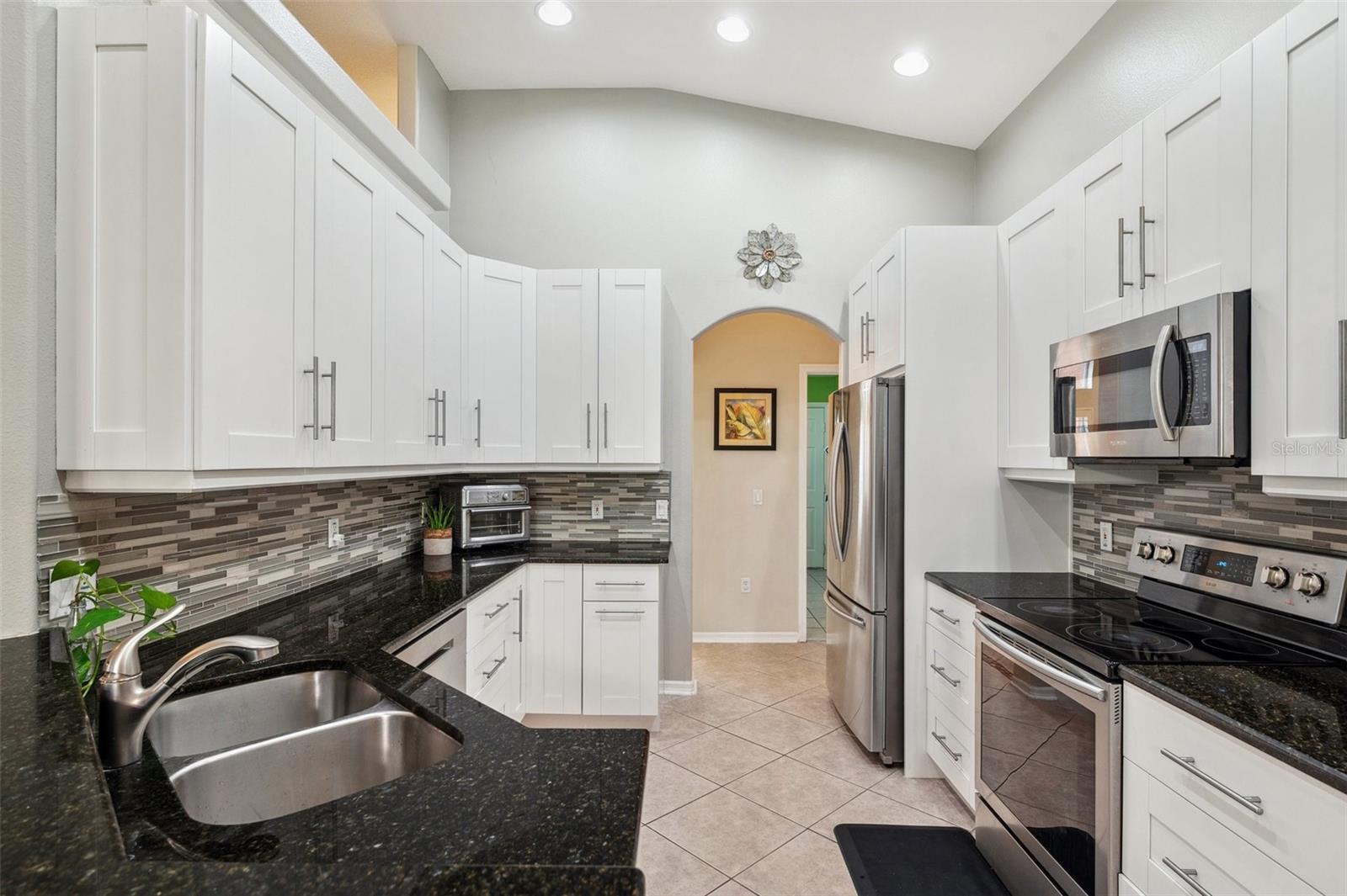 19156 DOVE CREEK DR, TAMPA, FL, 33647