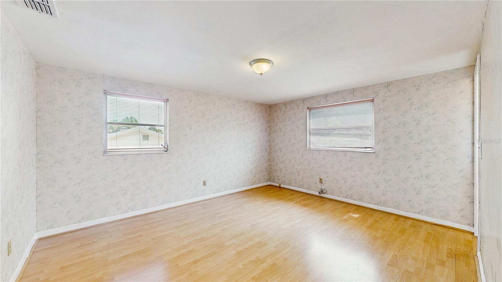 6009 WILSHIRE DR, TAMPA, FL, 33615