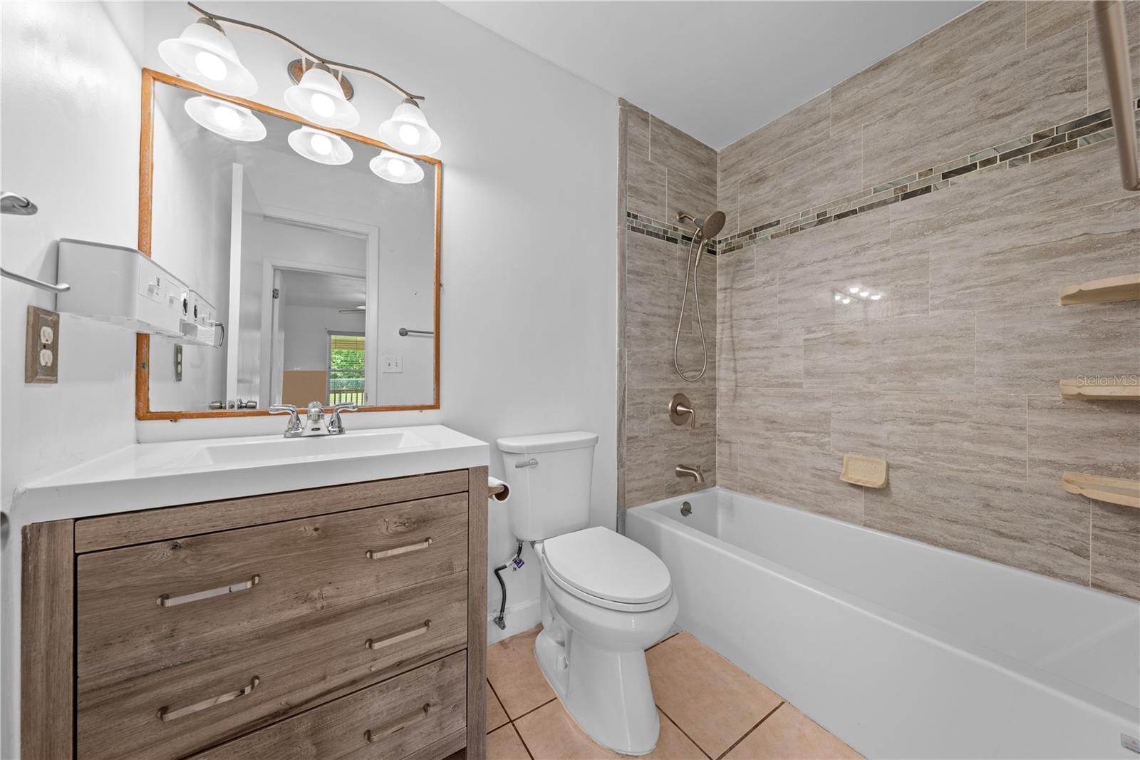 8322 CASCADE OAKS DR, ORLANDO, FL, 32822