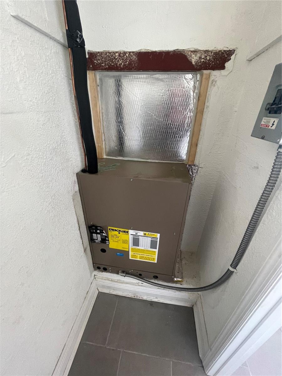 TB8385739 Property Photo