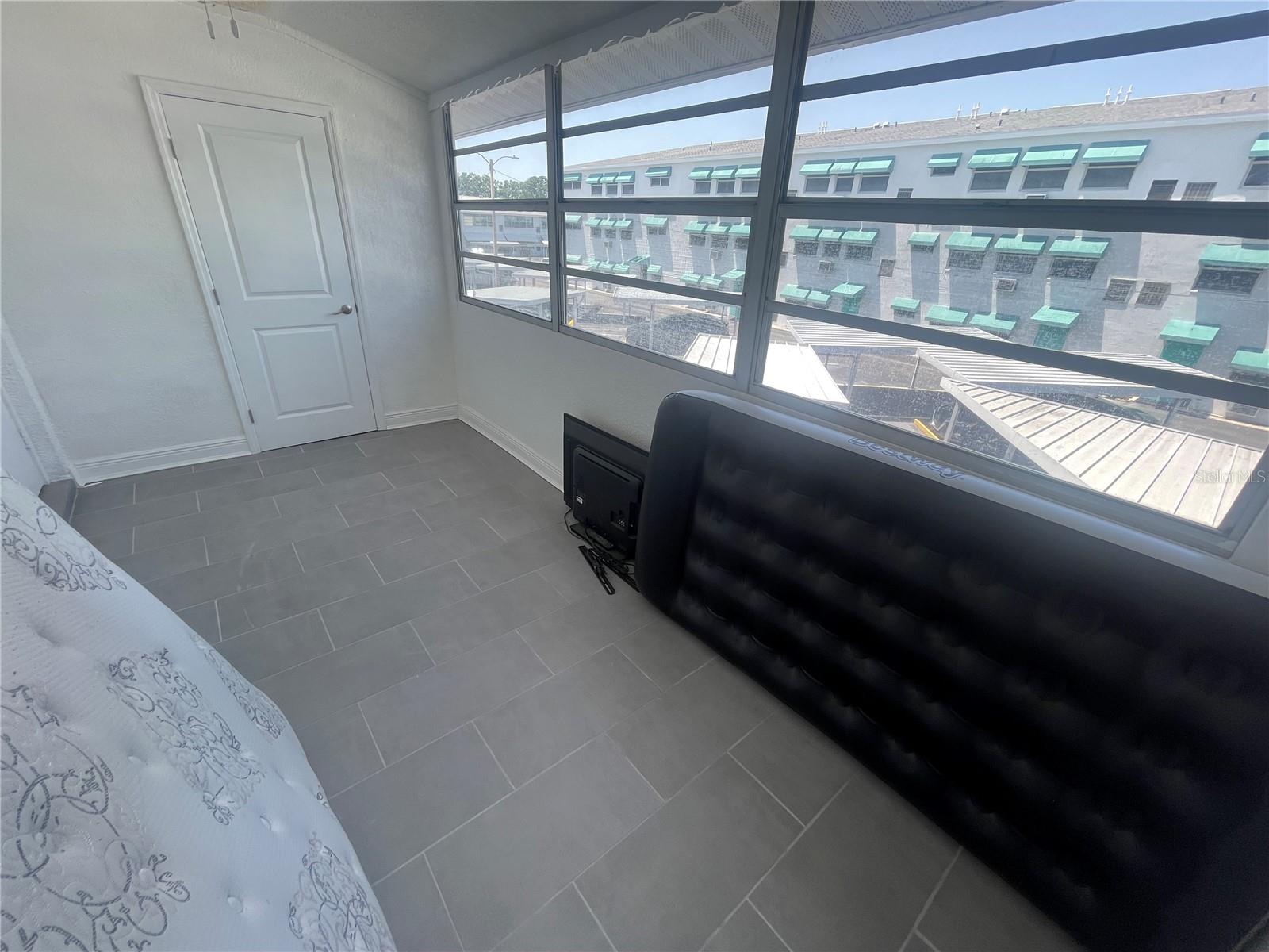 TB8385739 Property Photo