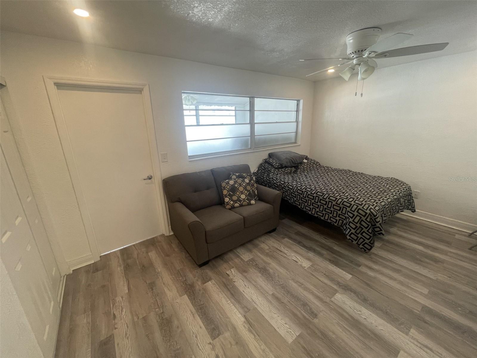 TB8385739 Property Photo