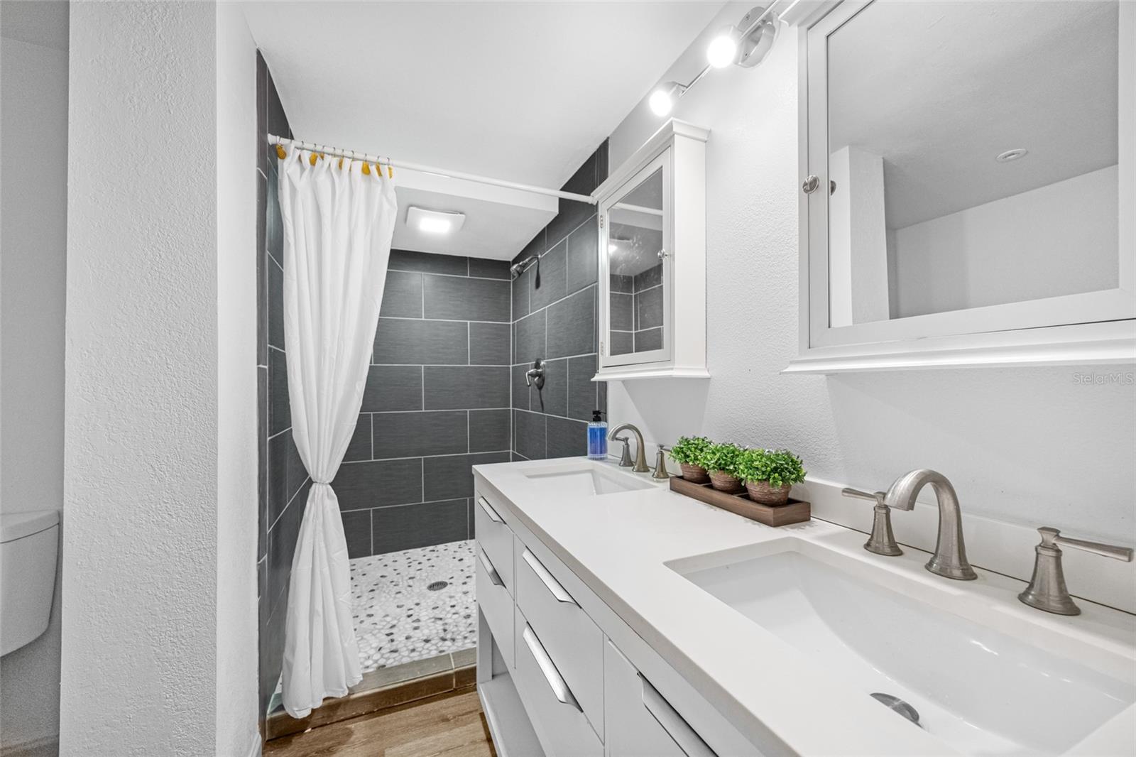 612 SW BEVERLY AVE, LARGO, FL, 33770