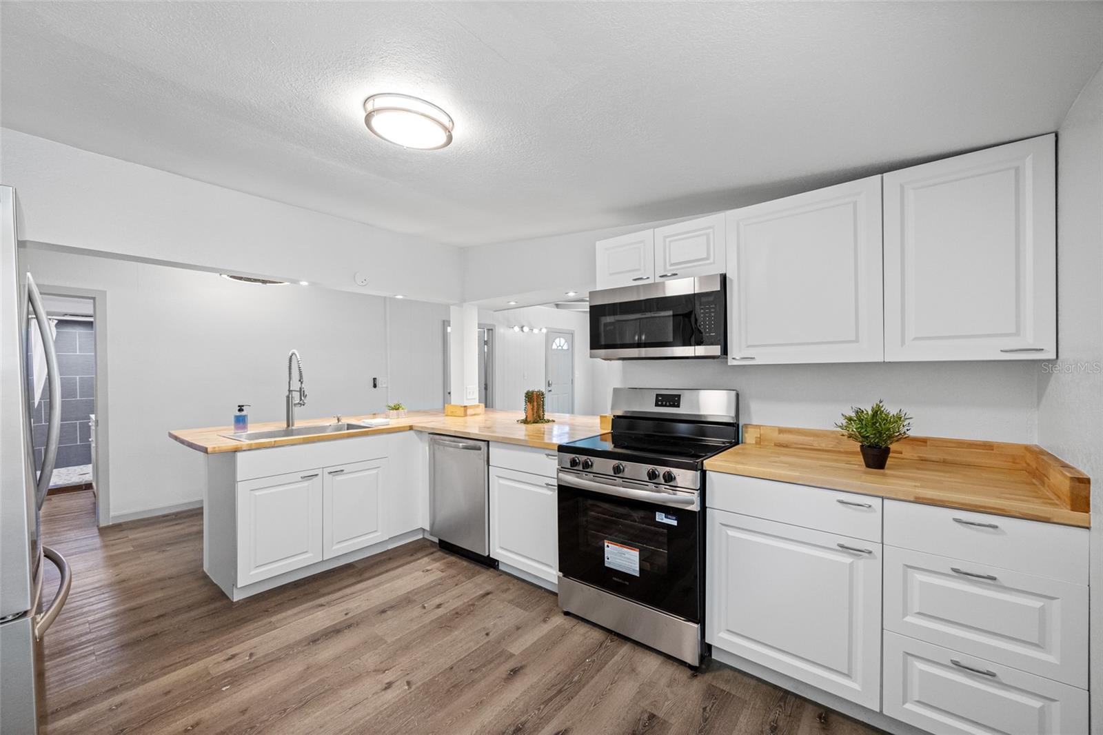 612 SW BEVERLY AVE, LARGO, FL, 33770