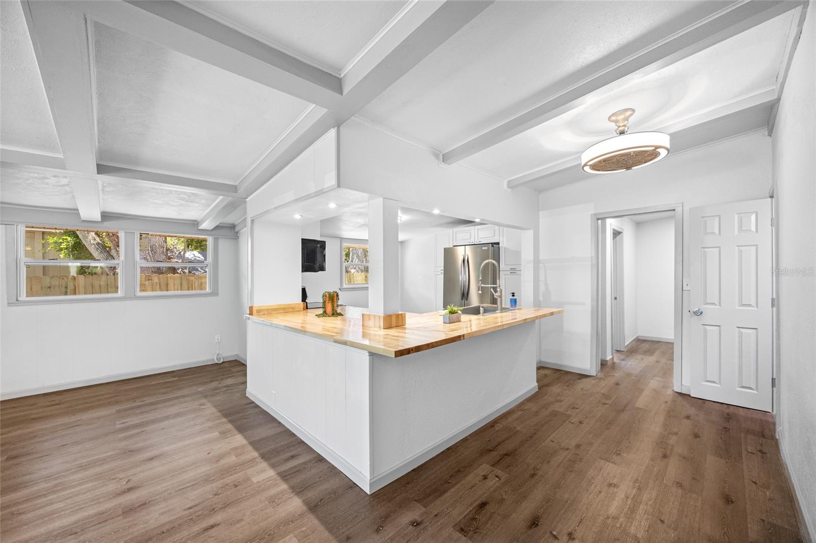 612 SW BEVERLY AVE, LARGO, FL, 33770