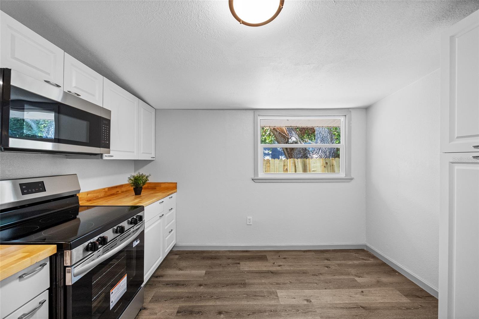 612 SW BEVERLY AVE, LARGO, FL, 33770