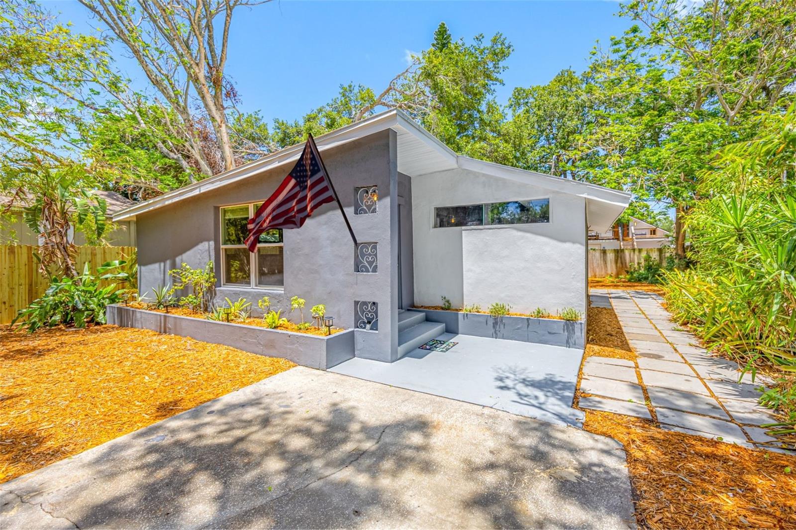 612 SW BEVERLY AVE, LARGO, FL, 33770