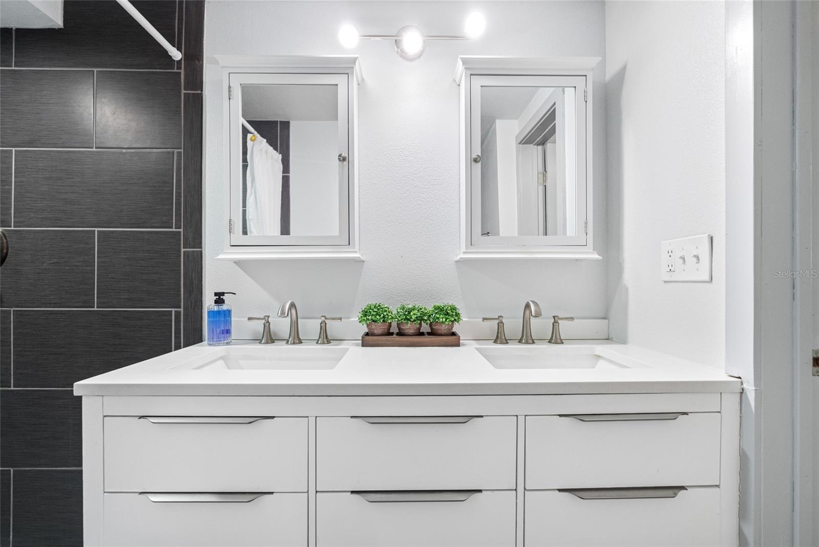 612 SW BEVERLY AVE, LARGO, FL, 33770