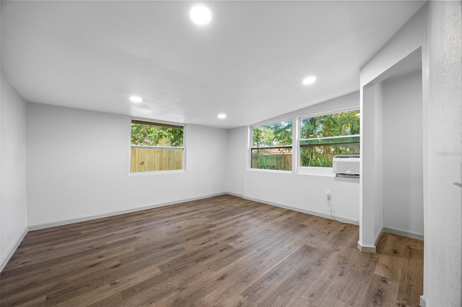 612 SW BEVERLY AVE, LARGO, FL, 33770