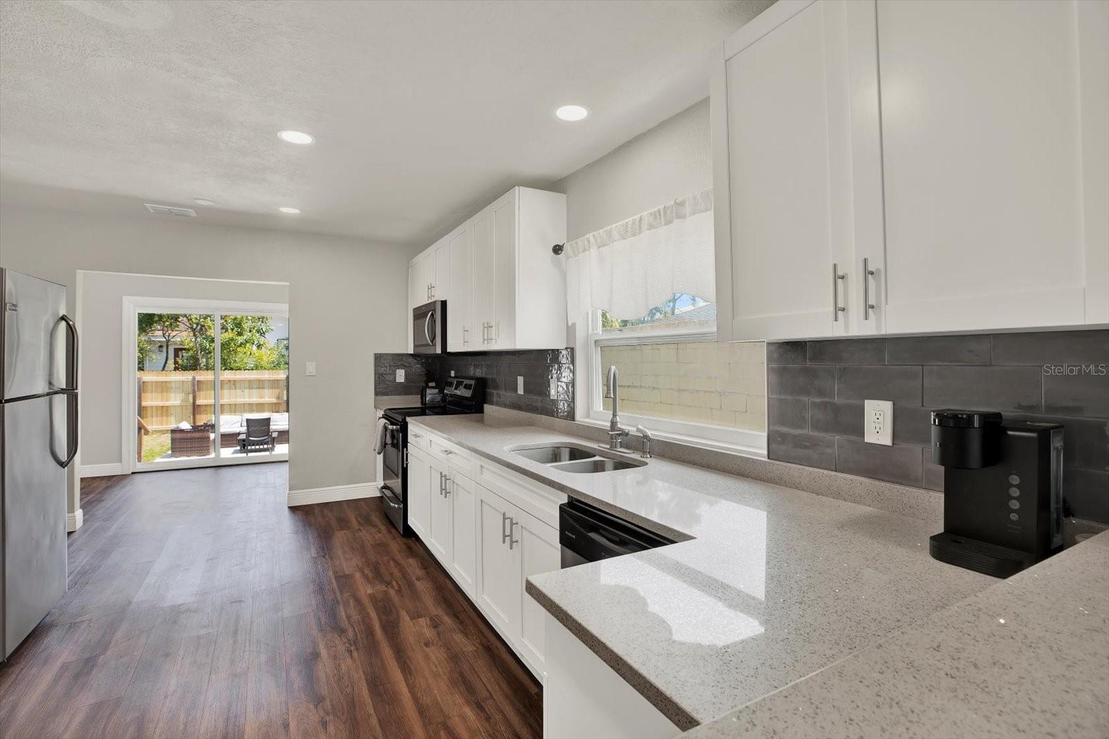 2107 W CARMEN ST, TAMPA, FL, 33606