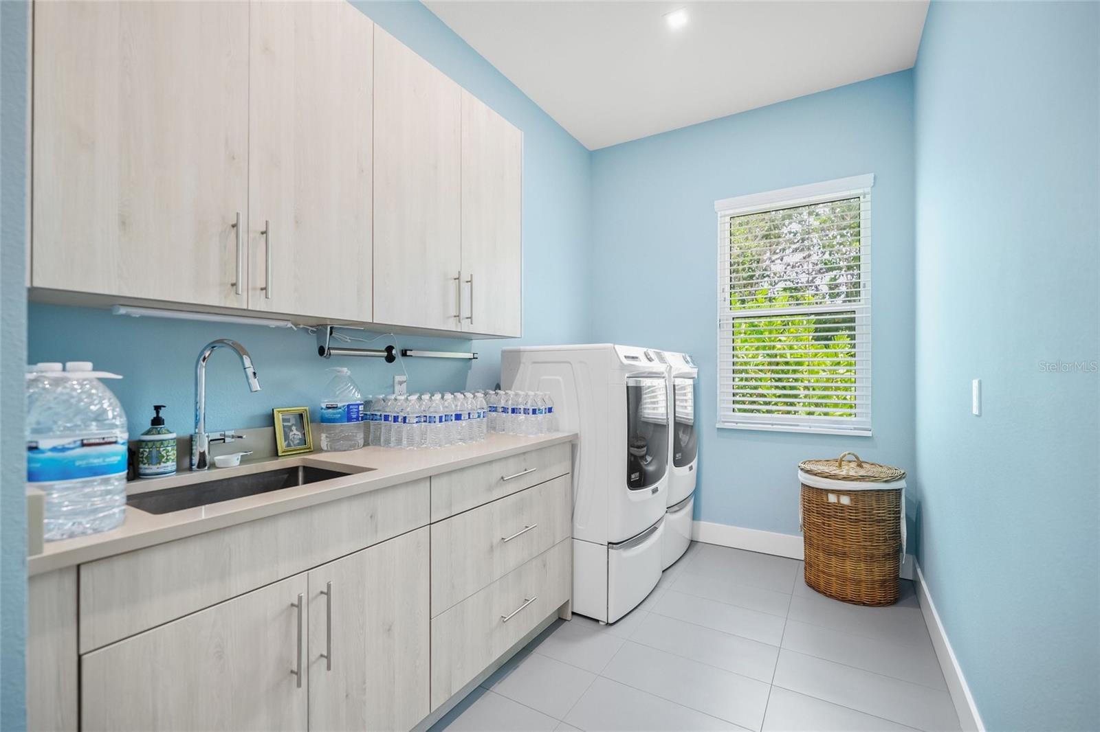 924 INDIAN BEACH DR, SARASOTA, FL, 34234