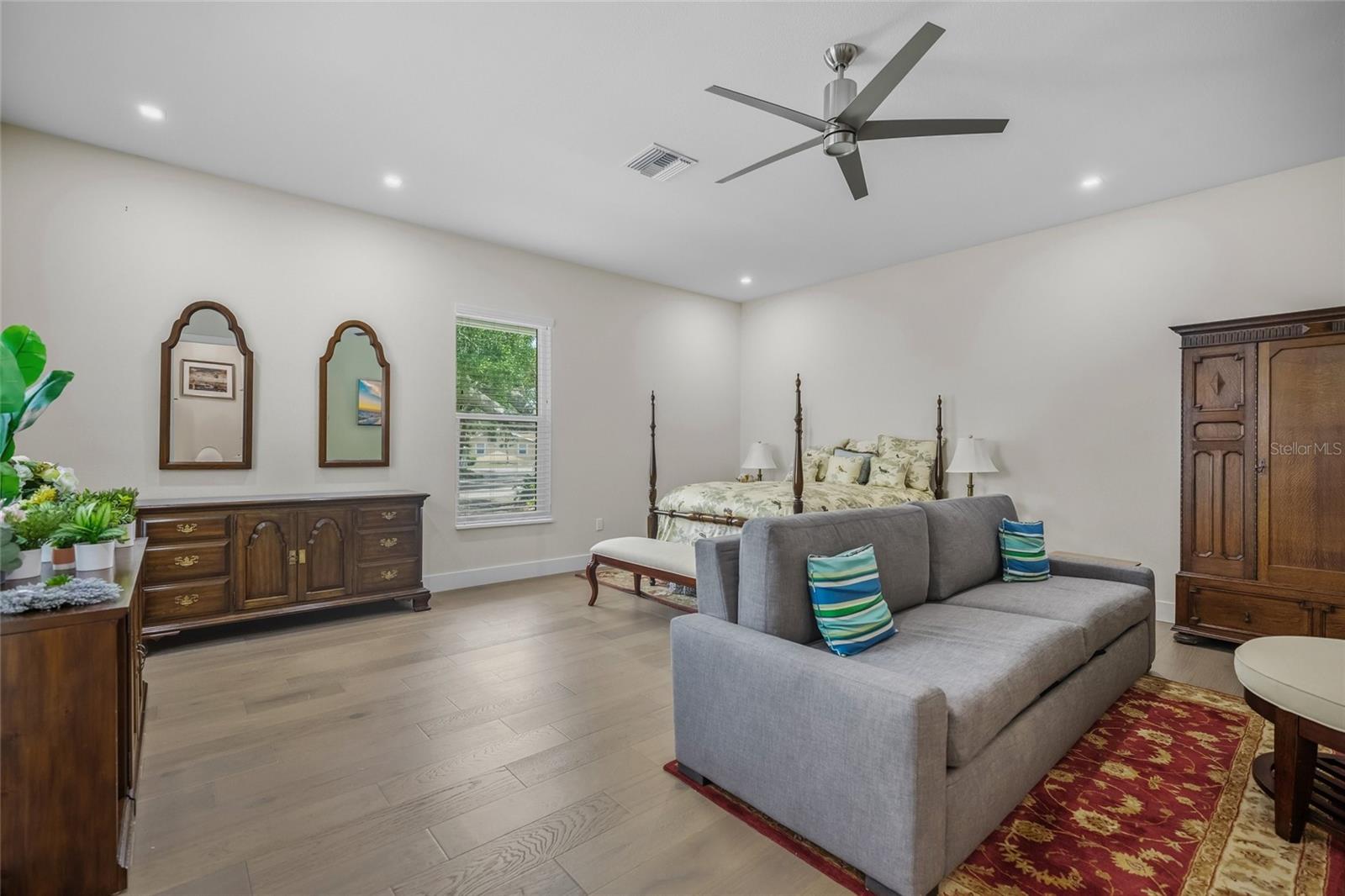 924 INDIAN BEACH DR, SARASOTA, FL, 34234