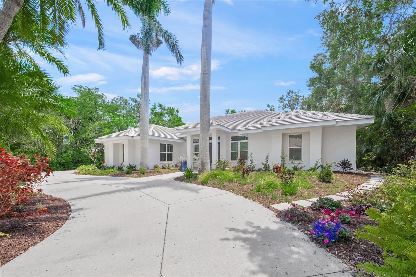 924 INDIAN BEACH DR, SARASOTA, FL, 34234