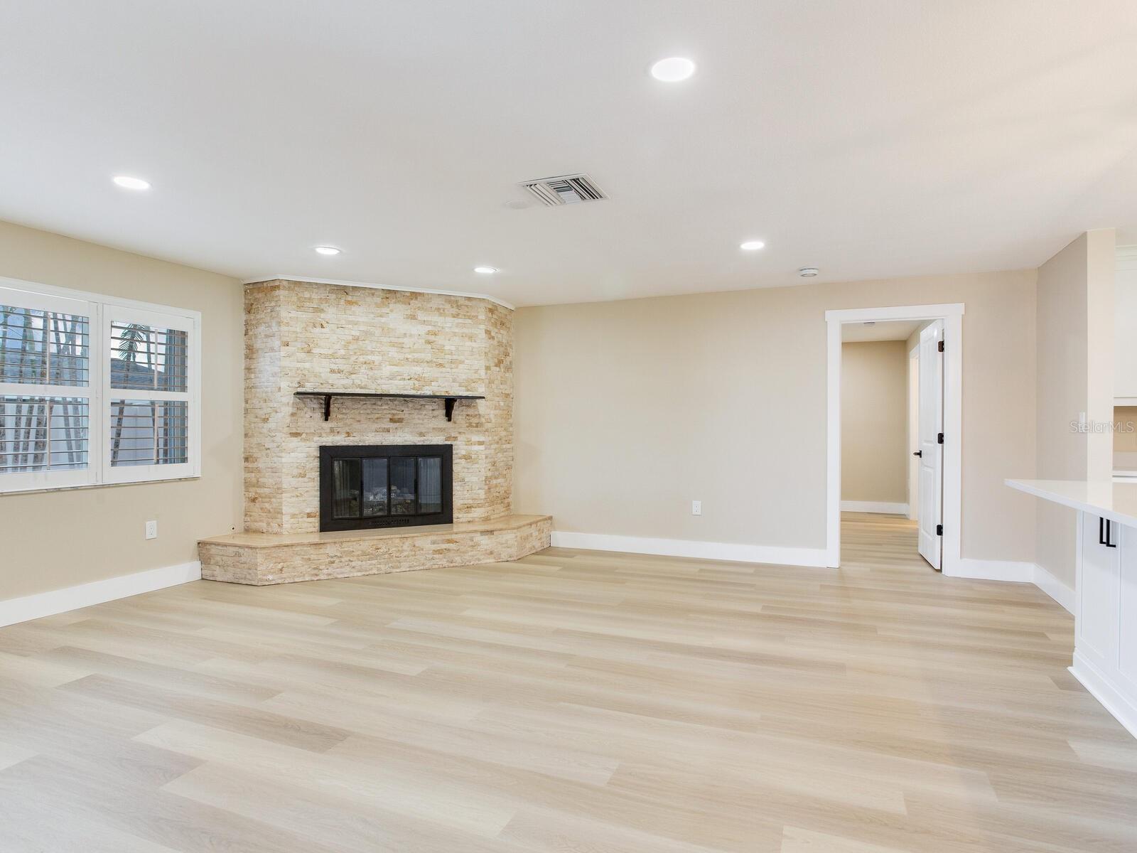 5470 BAYSHORE DR, SEMINOLE, FL, 33772