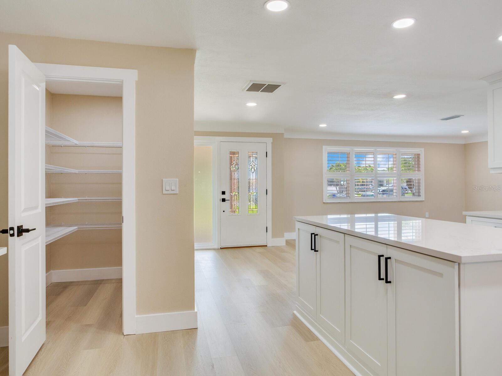 5470 BAYSHORE DR, SEMINOLE, FL, 33772