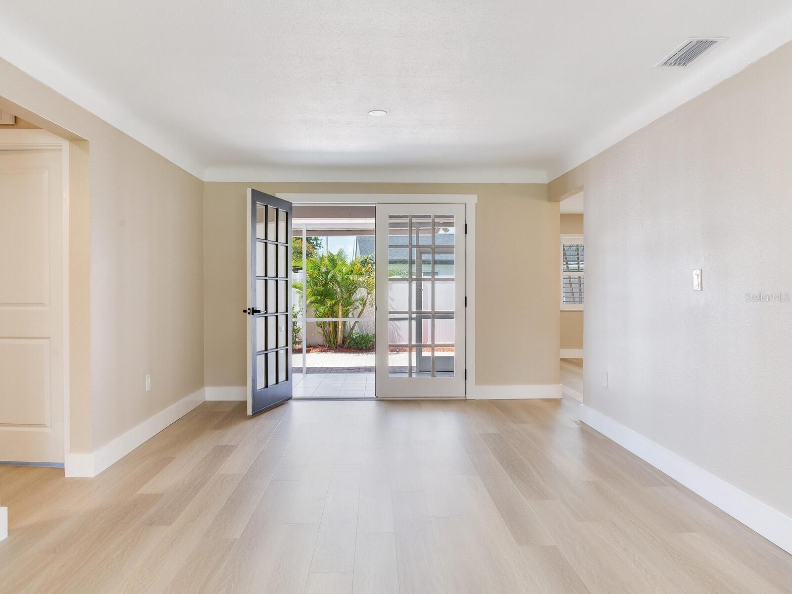 5470 BAYSHORE DR, SEMINOLE, FL, 33772